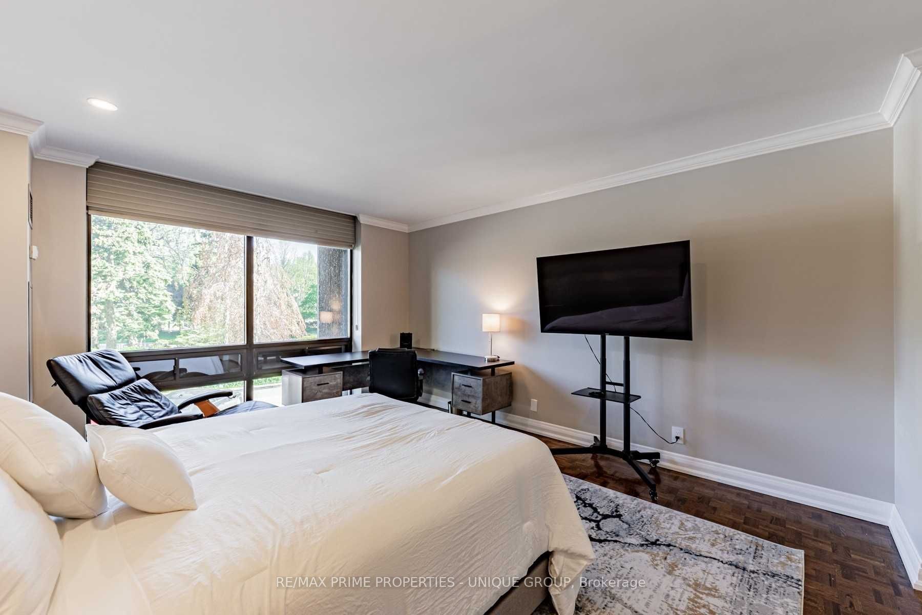 619 Avenue Rd, #201