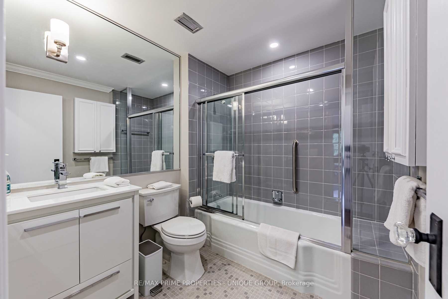 619 Avenue Rd, #201