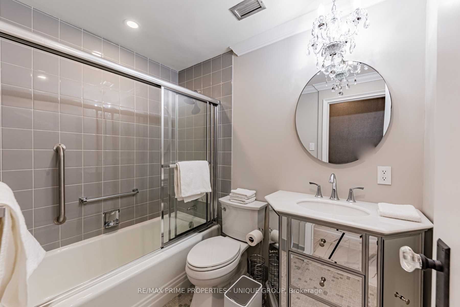619 Avenue Rd, #201