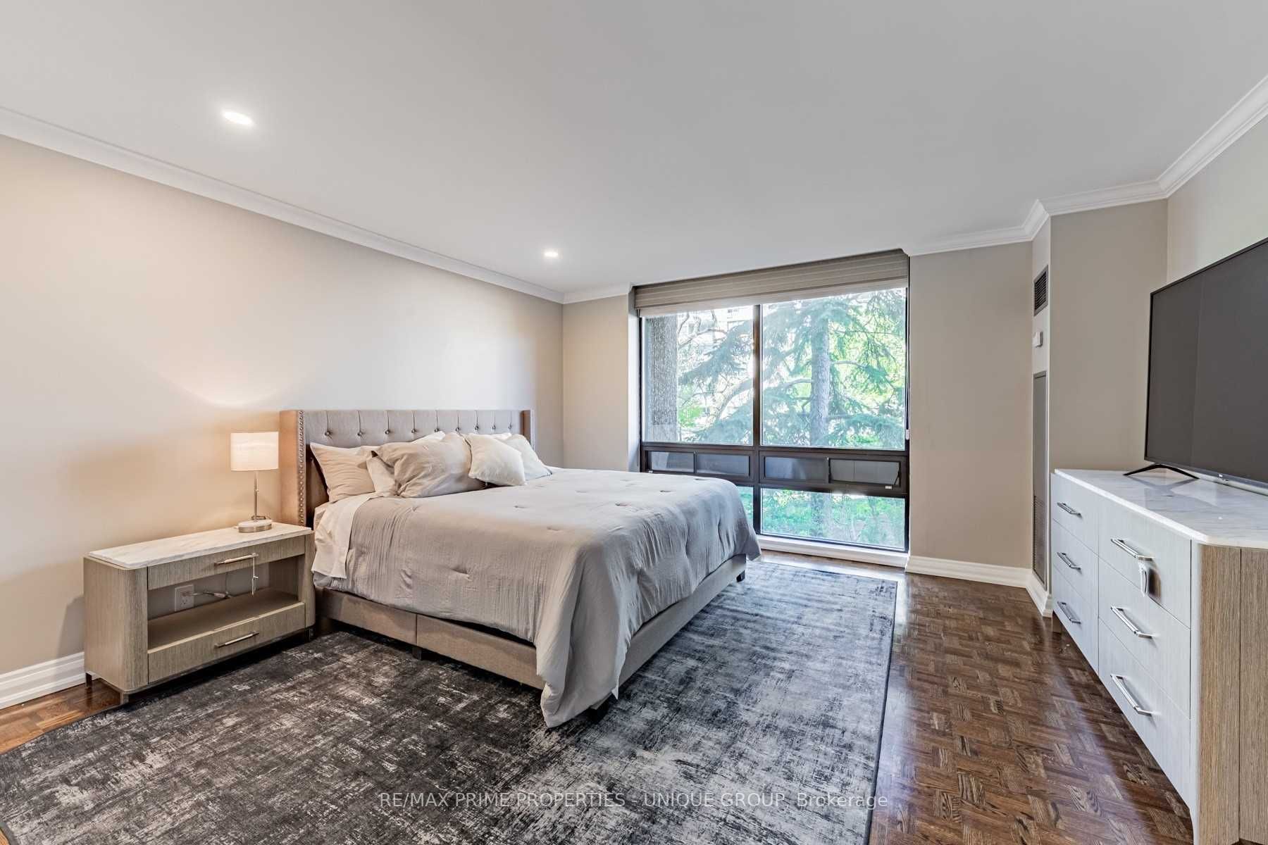 619 Avenue Rd, #201