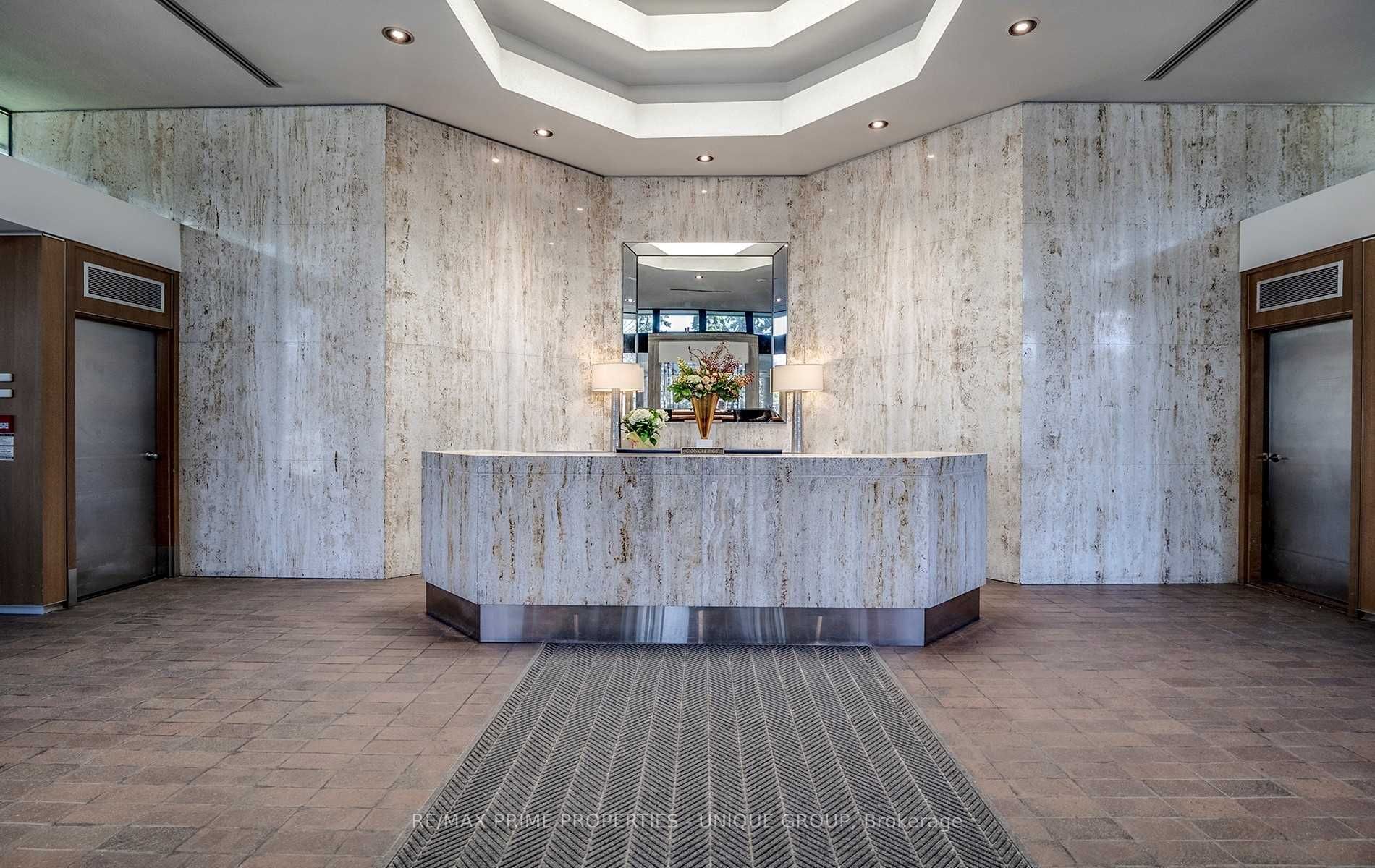 619 Avenue Rd, #201