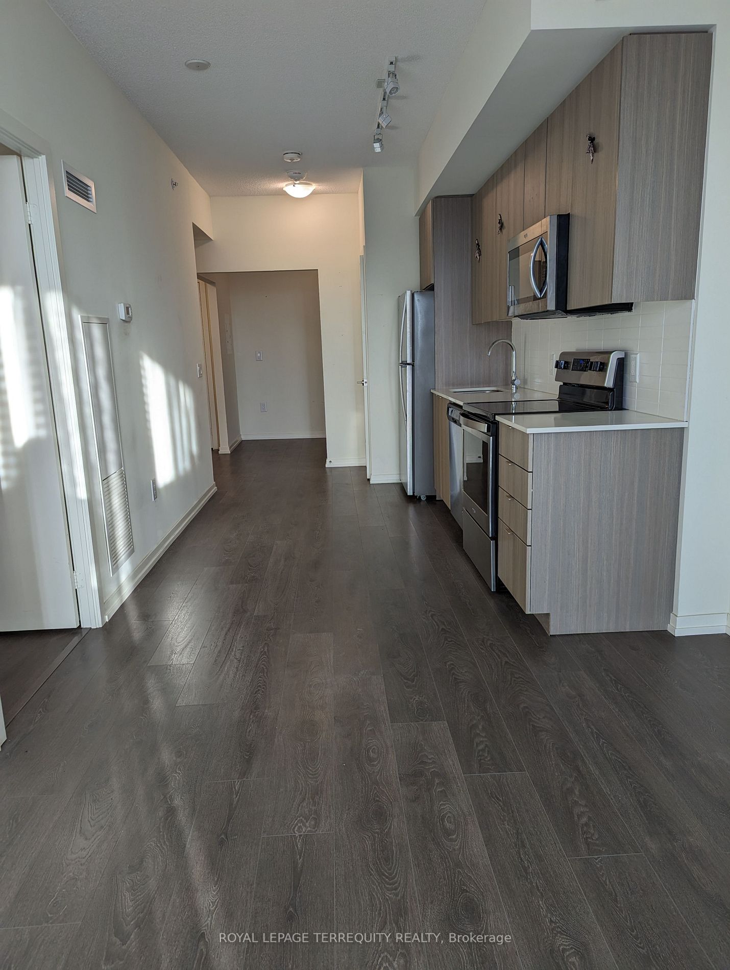 3237 Bayview Ave, #901