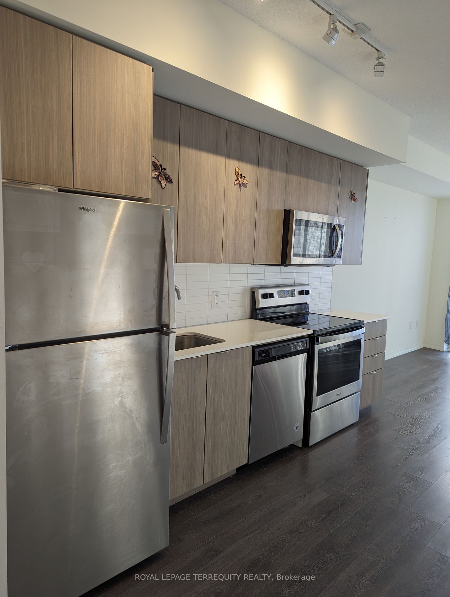 3237 Bayview Ave, #901