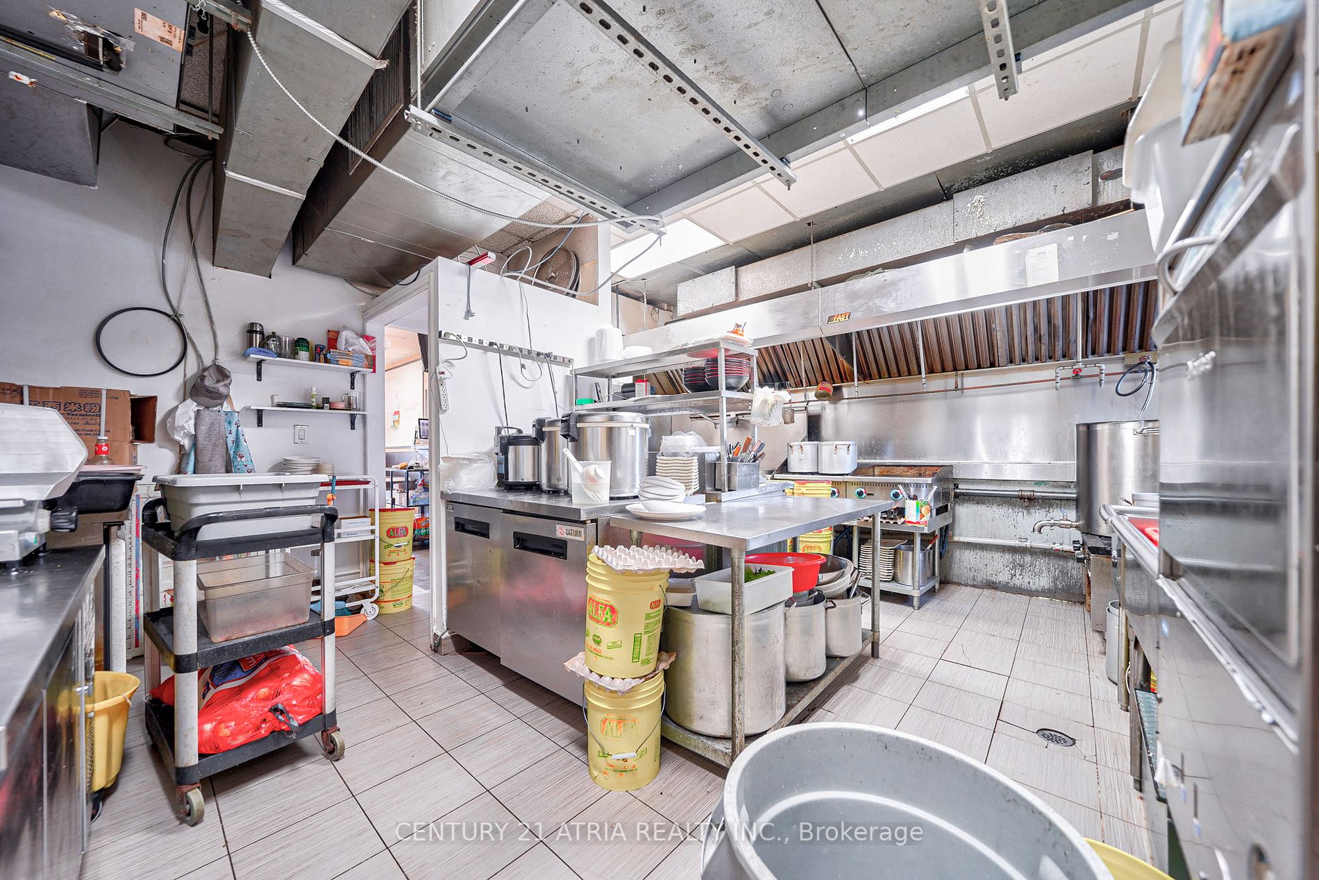 5443 Yonge St