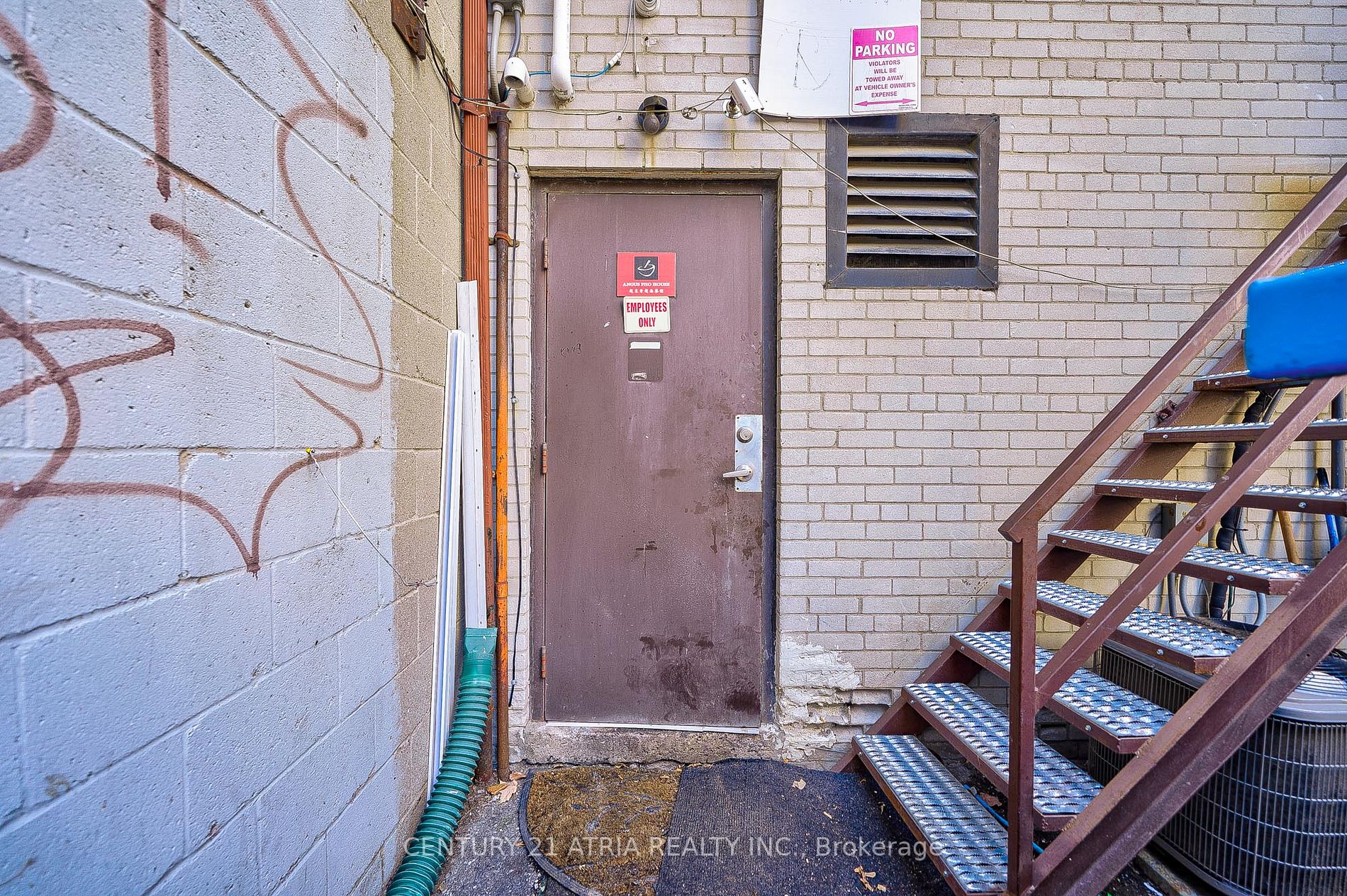 5443 Yonge St