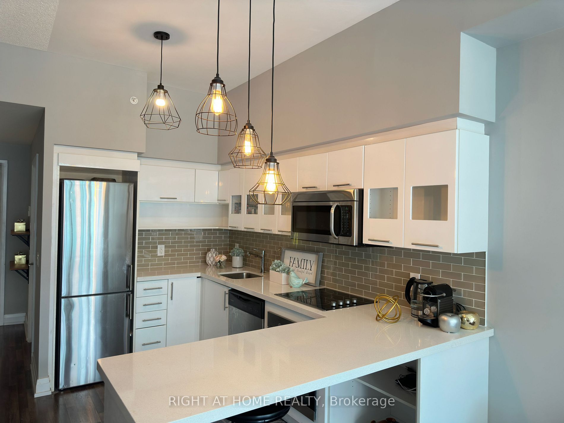 555 Wilson Ave E, #E615