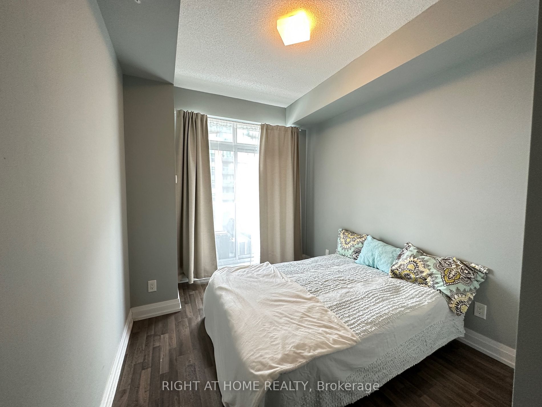 555 Wilson Ave E, #E615