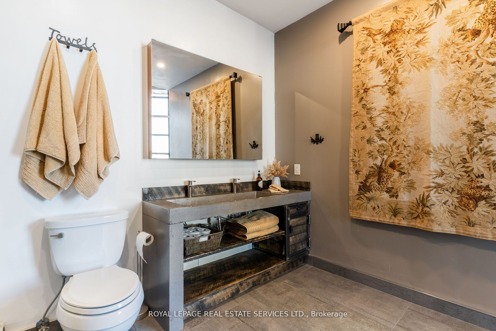 43 Hanna Ave, #306