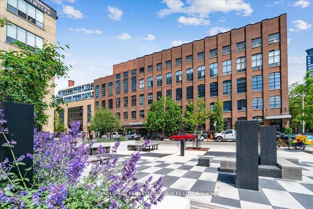 43 Hanna Ave, #306