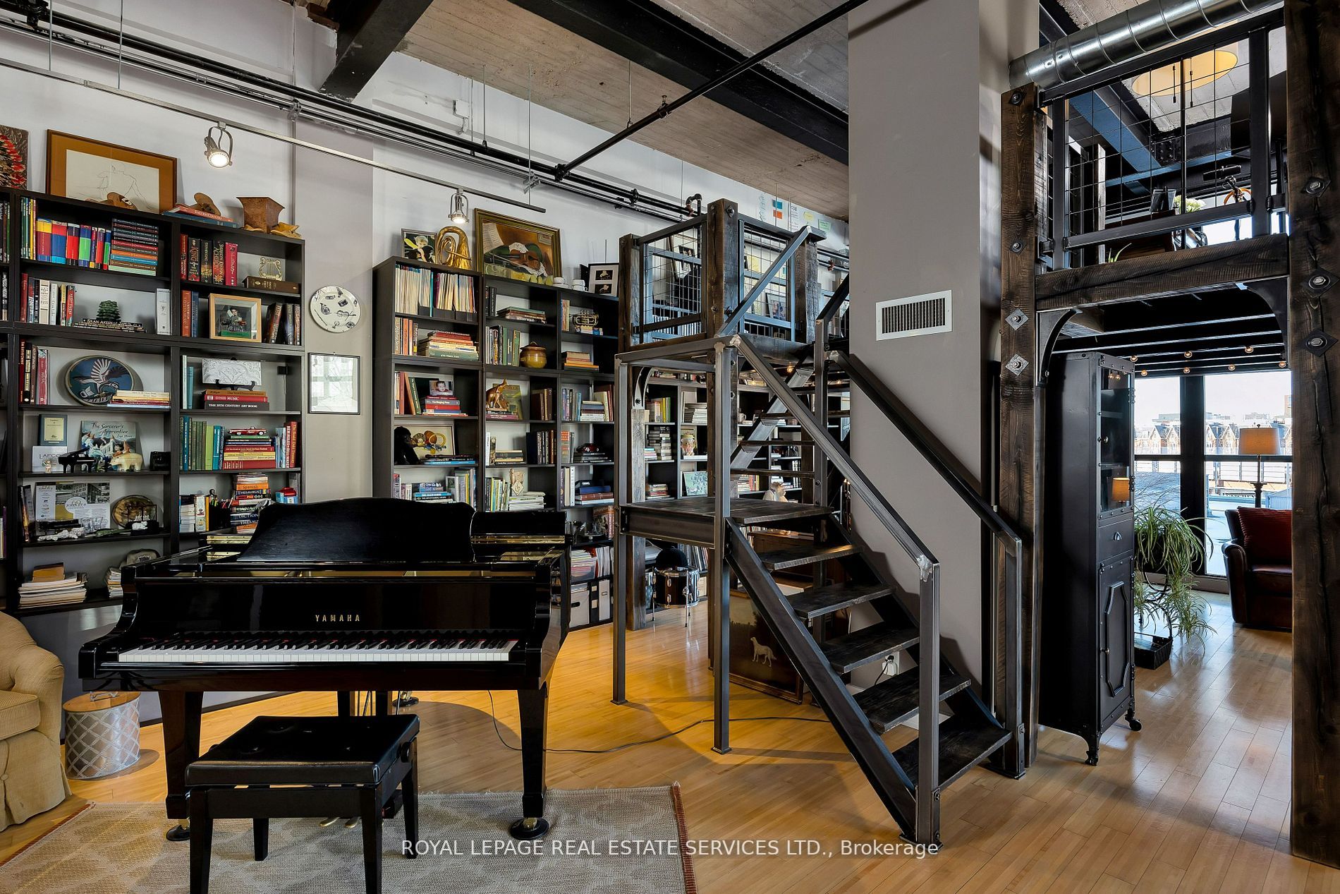 43 Hanna Ave, #306