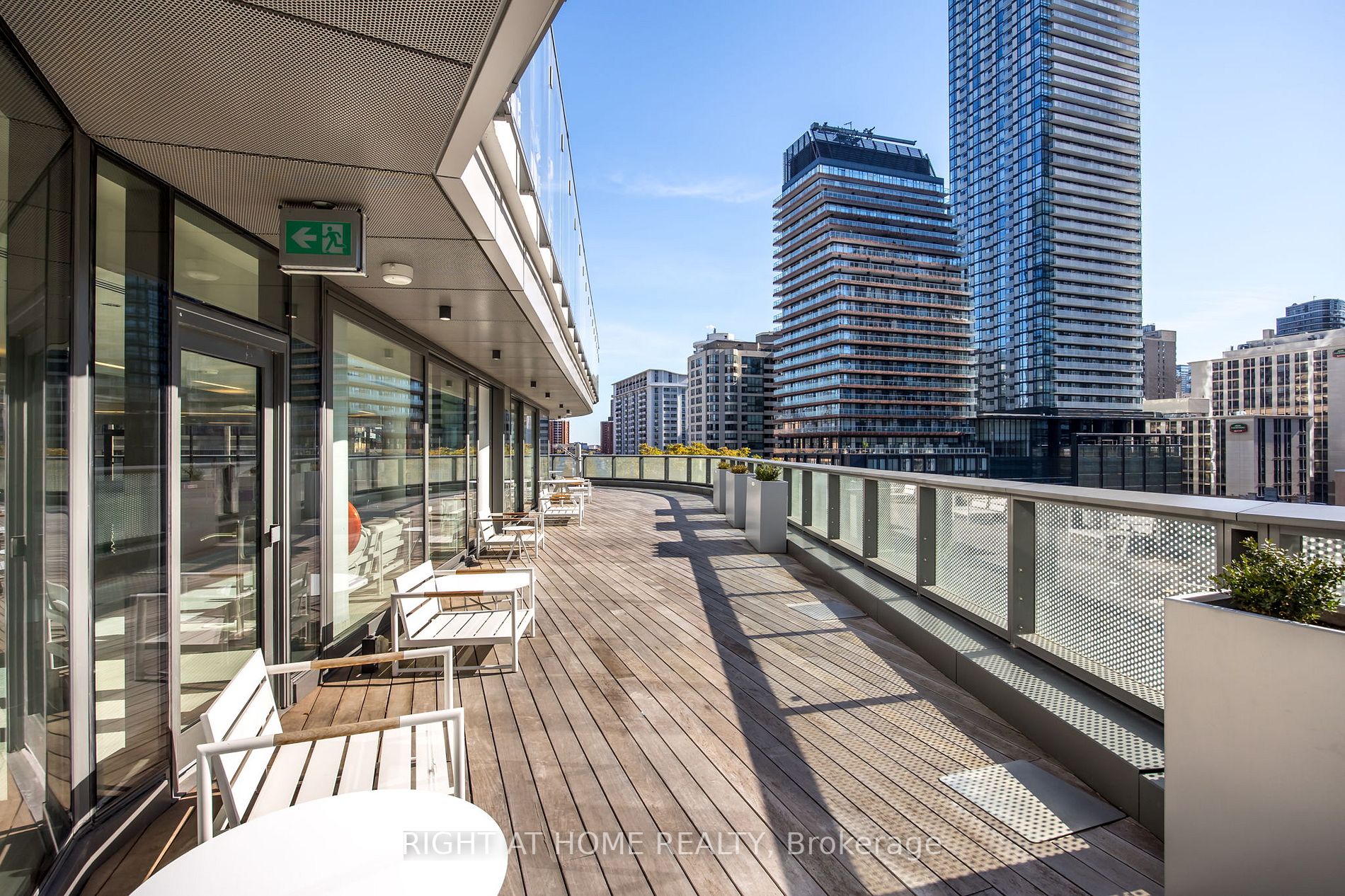 11 Wellesley St W, #1909