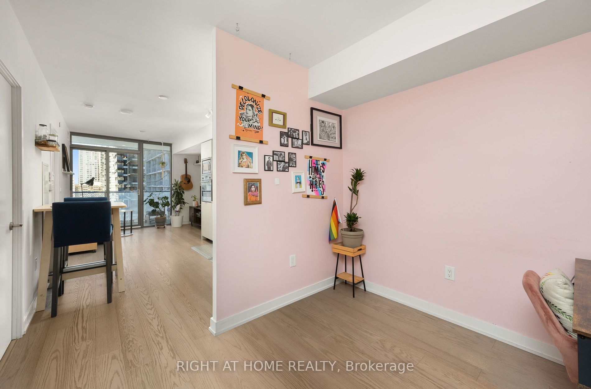 11 Wellesley St W, #1909