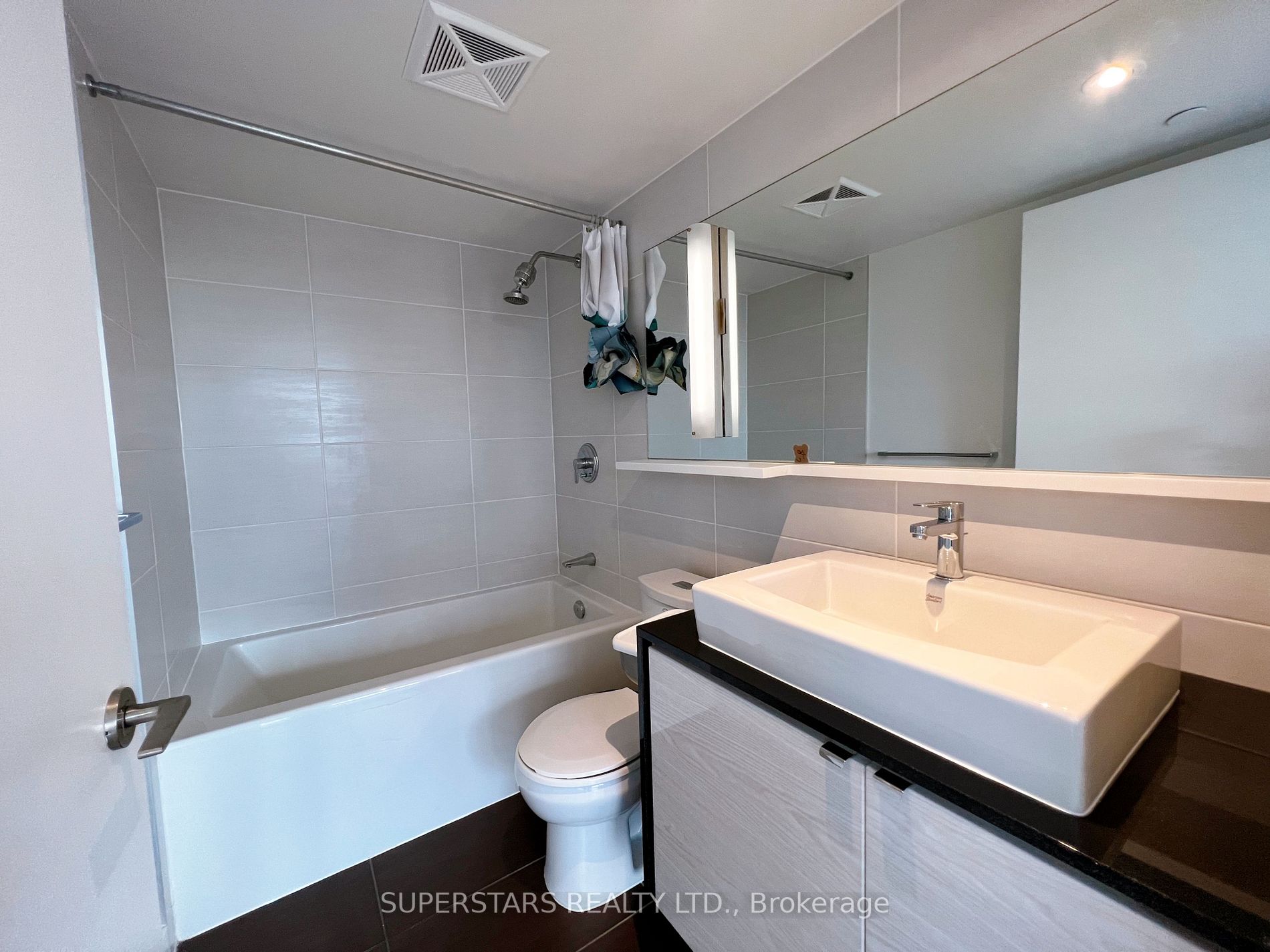 72 Esther Shiner Blvd, #2107