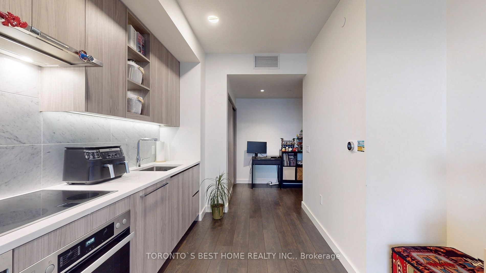 85 Mcmahon Dr, #815