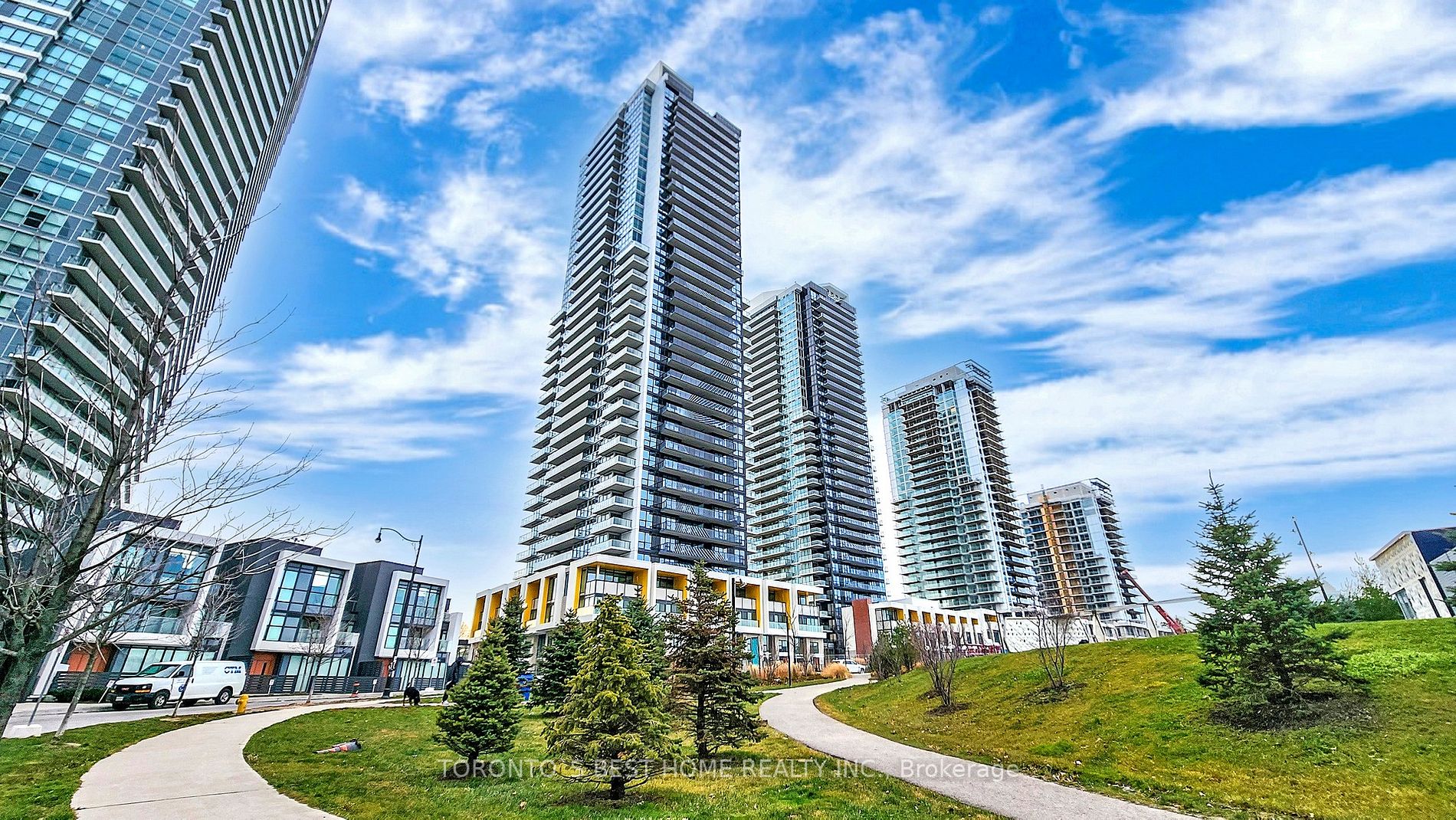 85 Mcmahon Dr, #815