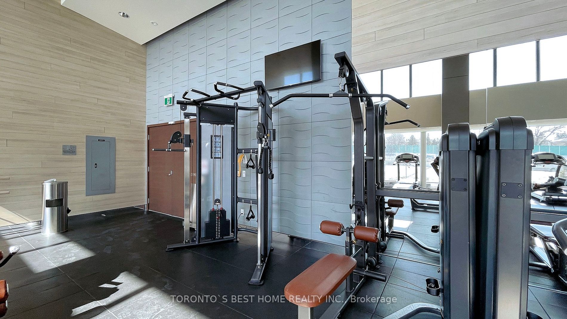 85 Mcmahon Dr, #815