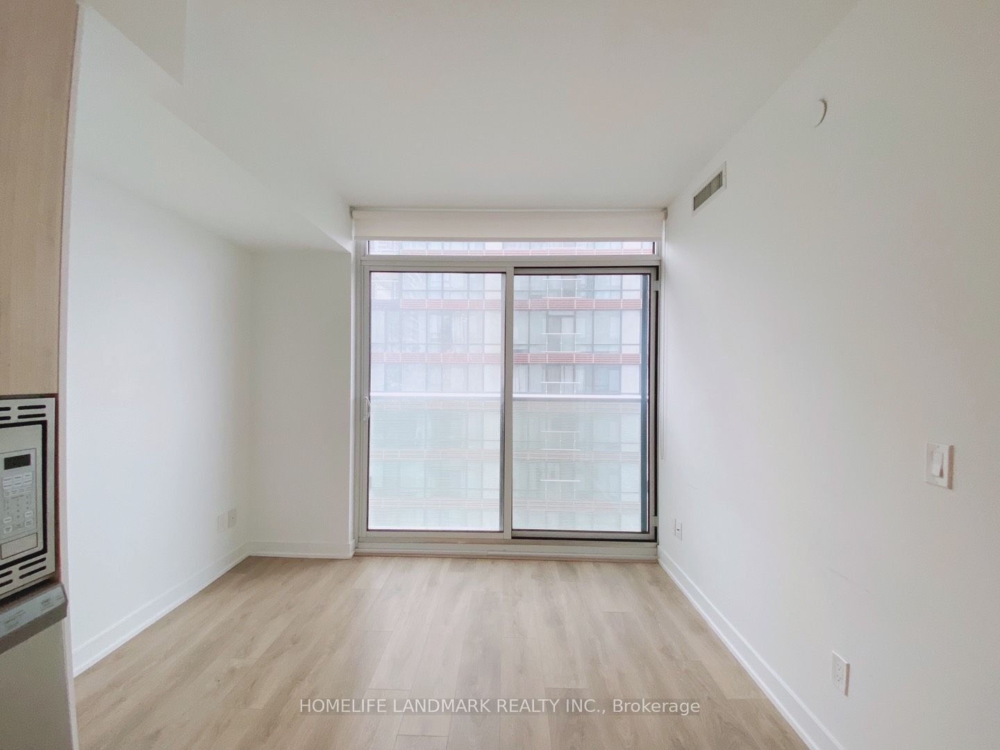 501 Yonge St, #1403