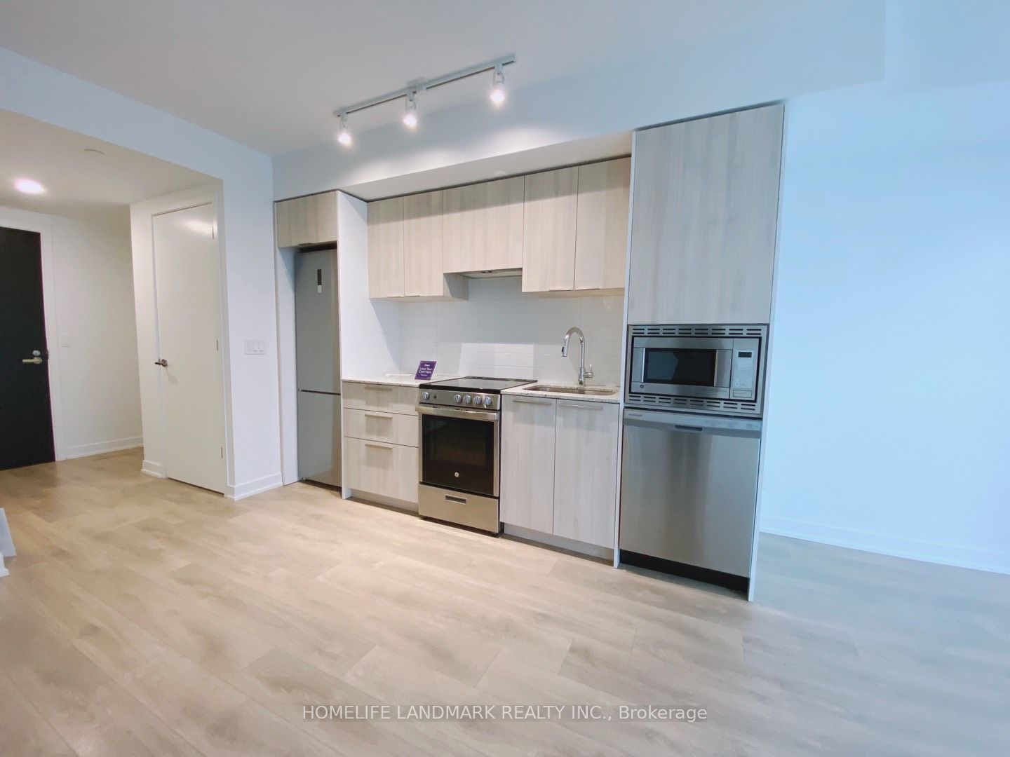 501 Yonge St, #1403