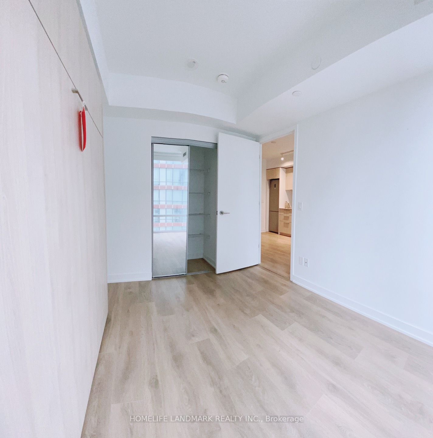 501 Yonge St, #1403