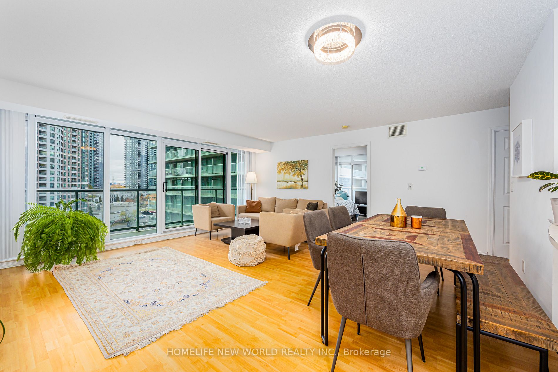5500 Yonge St, #710