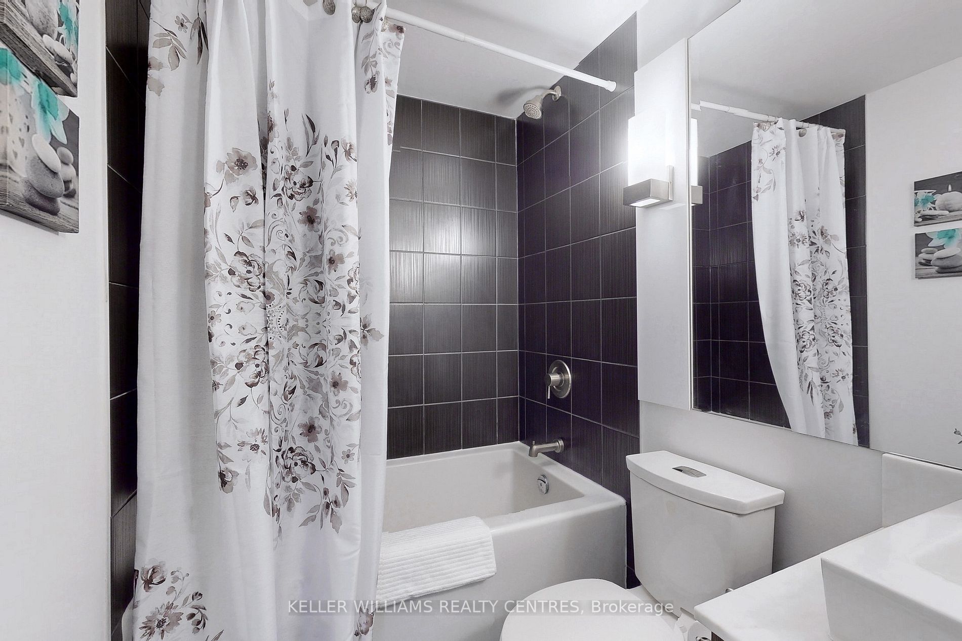8 Mercer St, #323