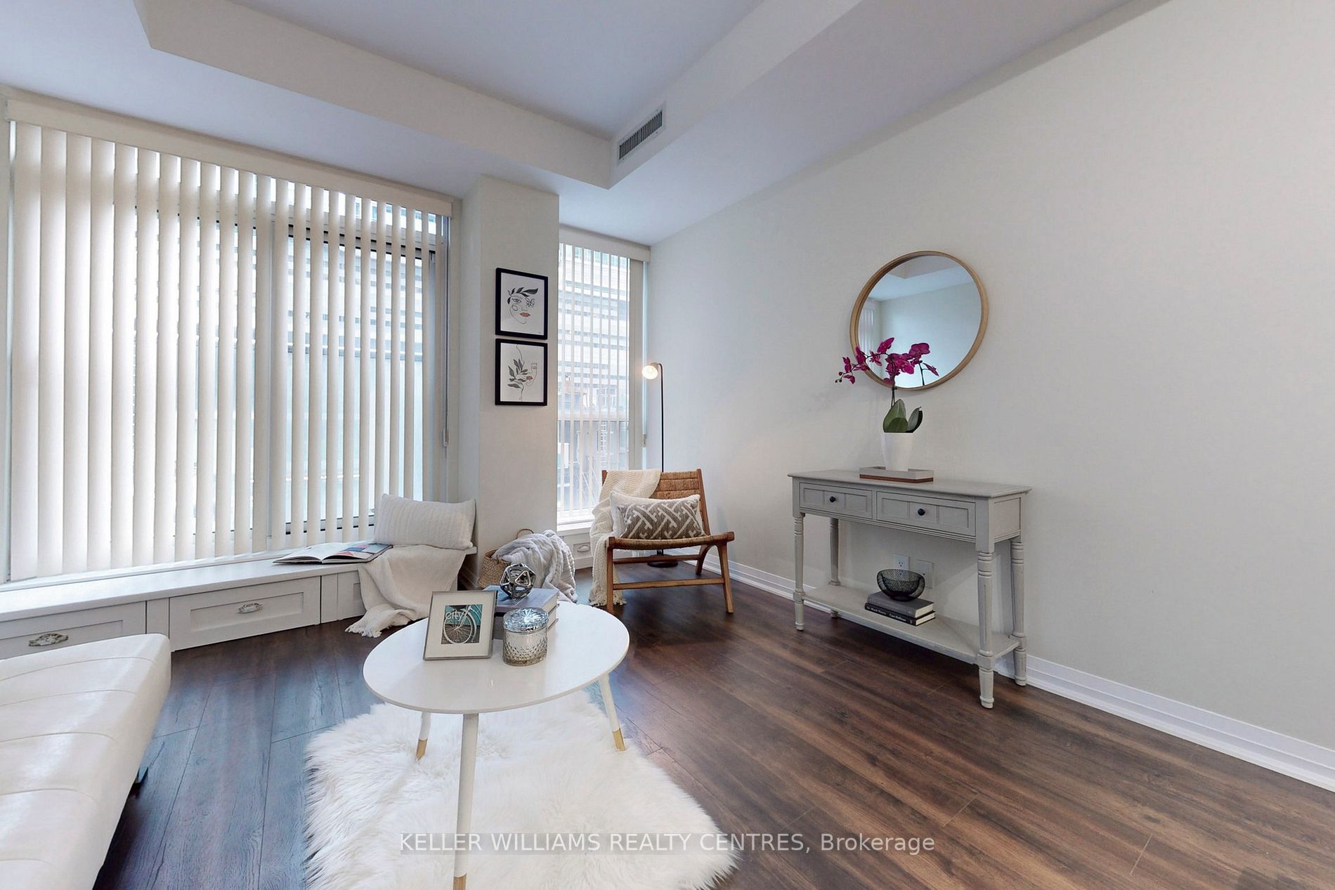 8 Mercer St, #323