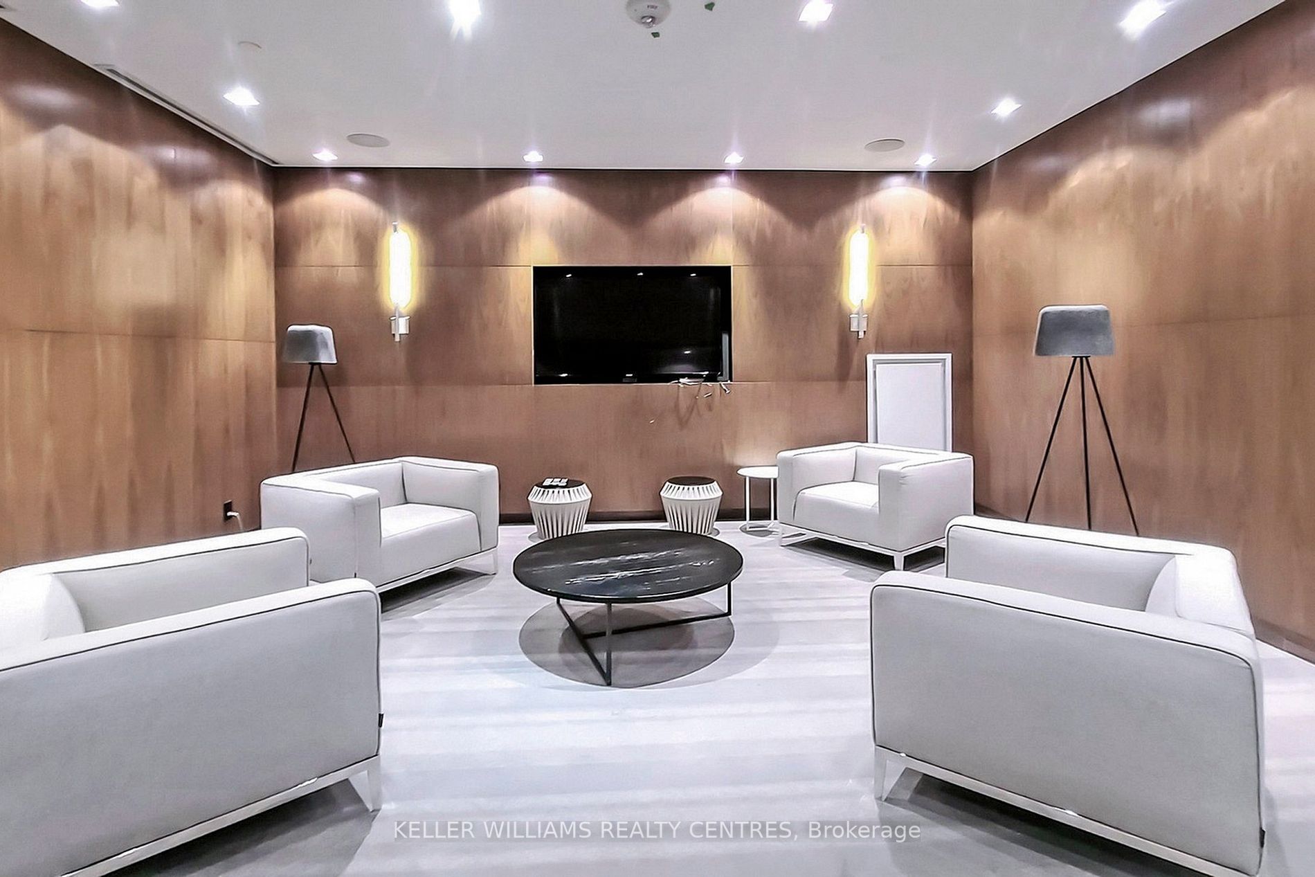 8 Mercer St, #323