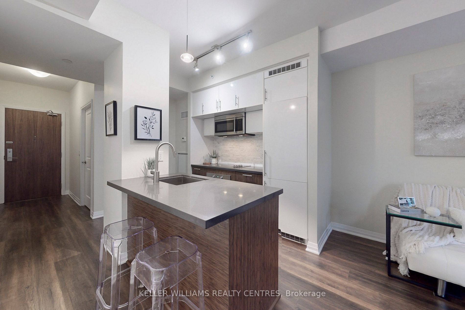 8 Mercer St, #323