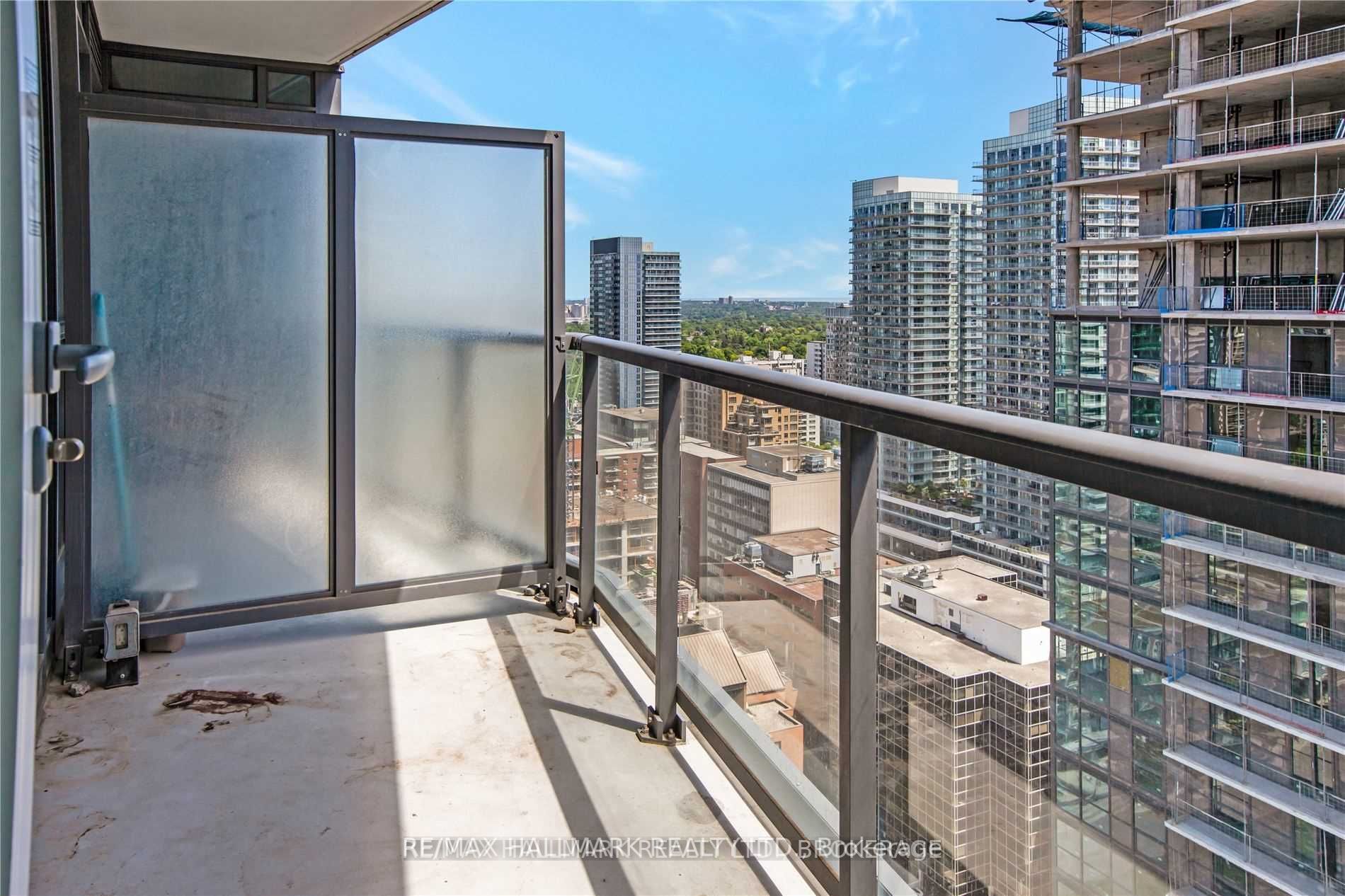 30 Roehampton Ave, #2701