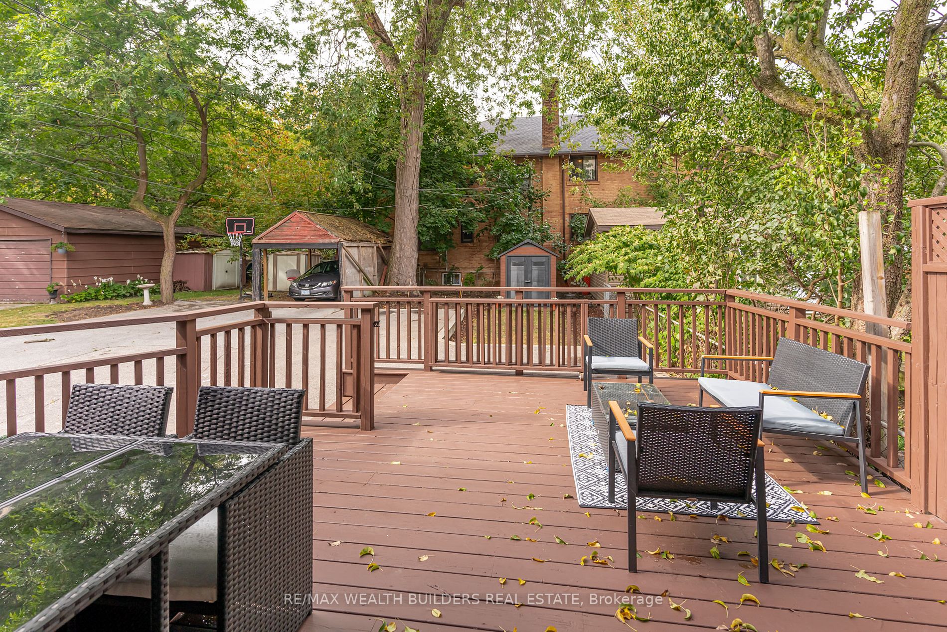180 Davisville Ave