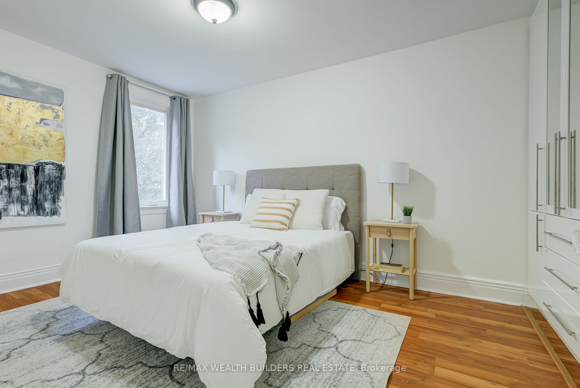 180 Davisville Ave