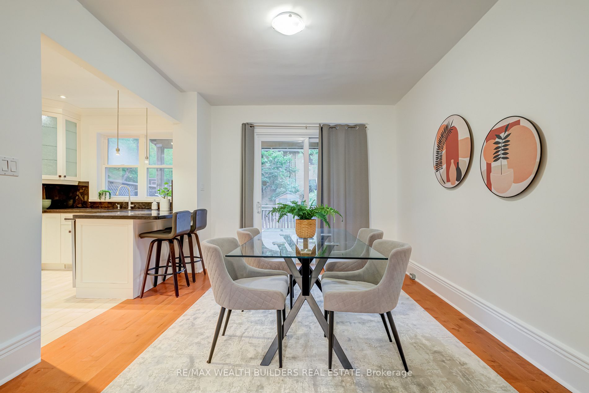 180 Davisville Ave