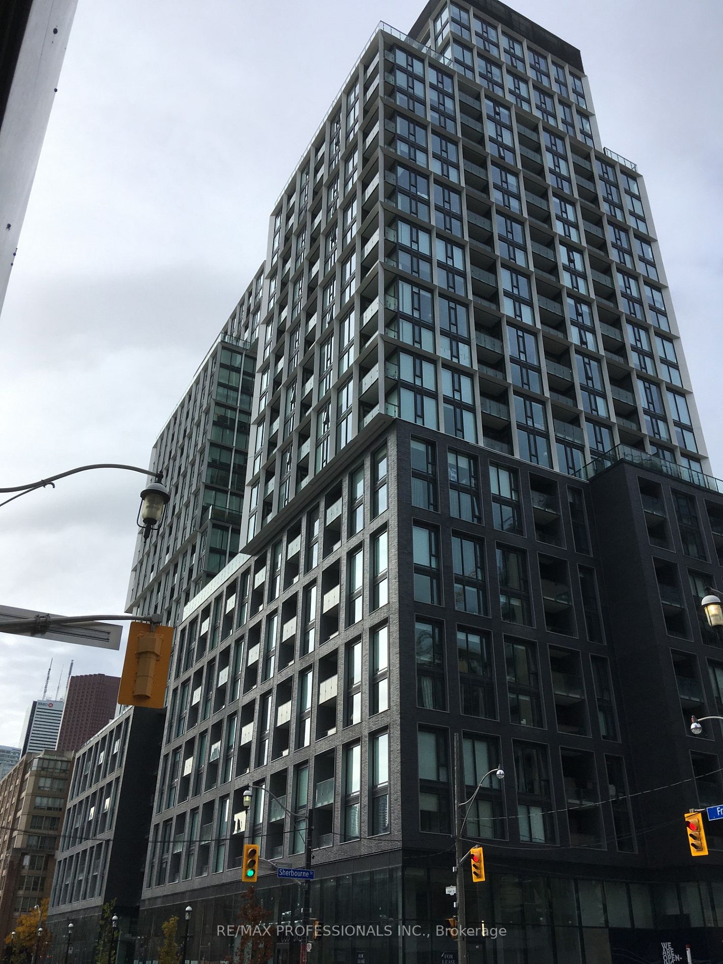 158 Front St E, #1106