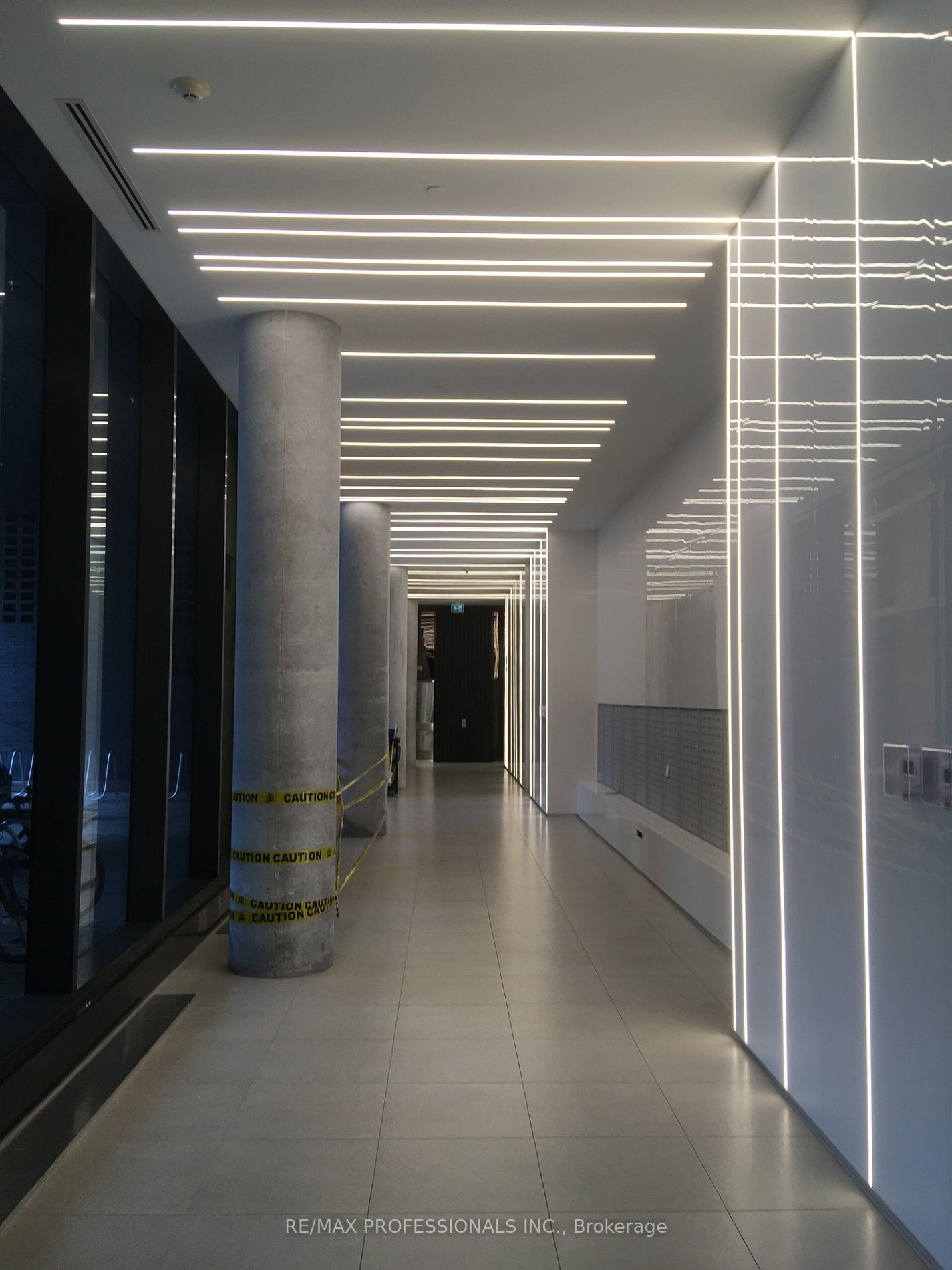 158 Front St E, #1106