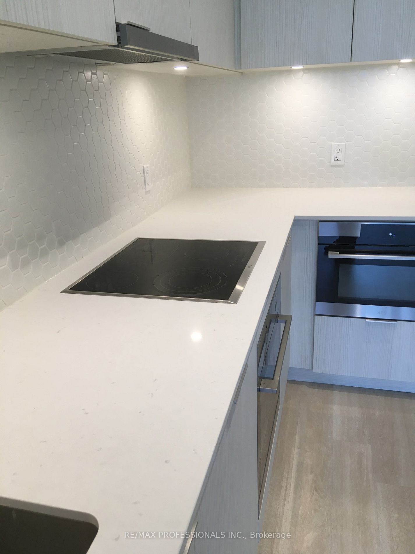 158 Front St E, #1106