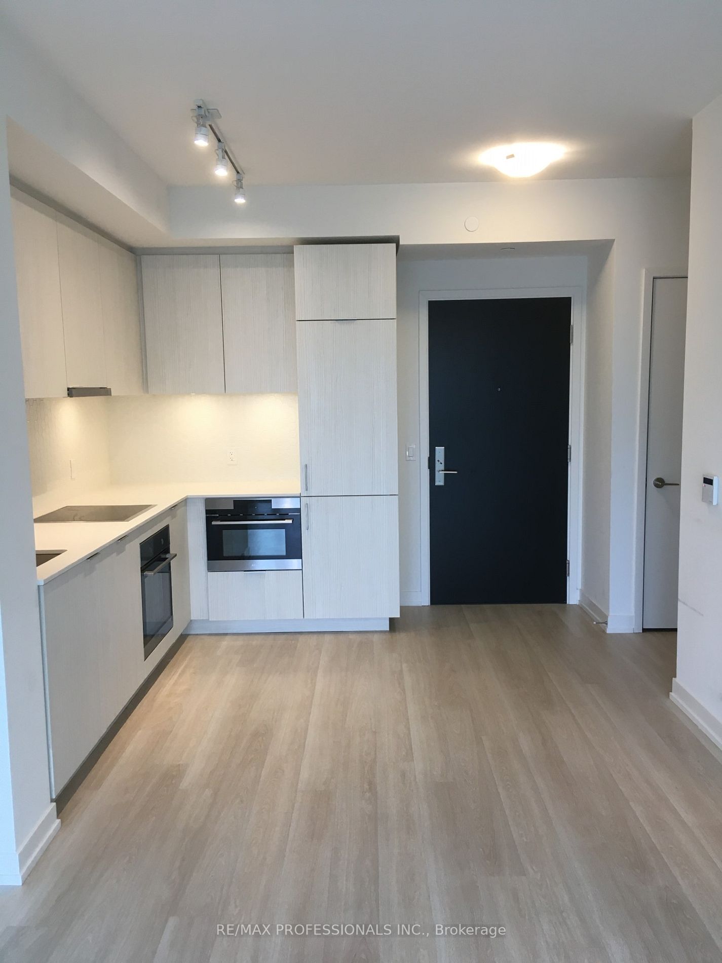 158 Front St E, #1106