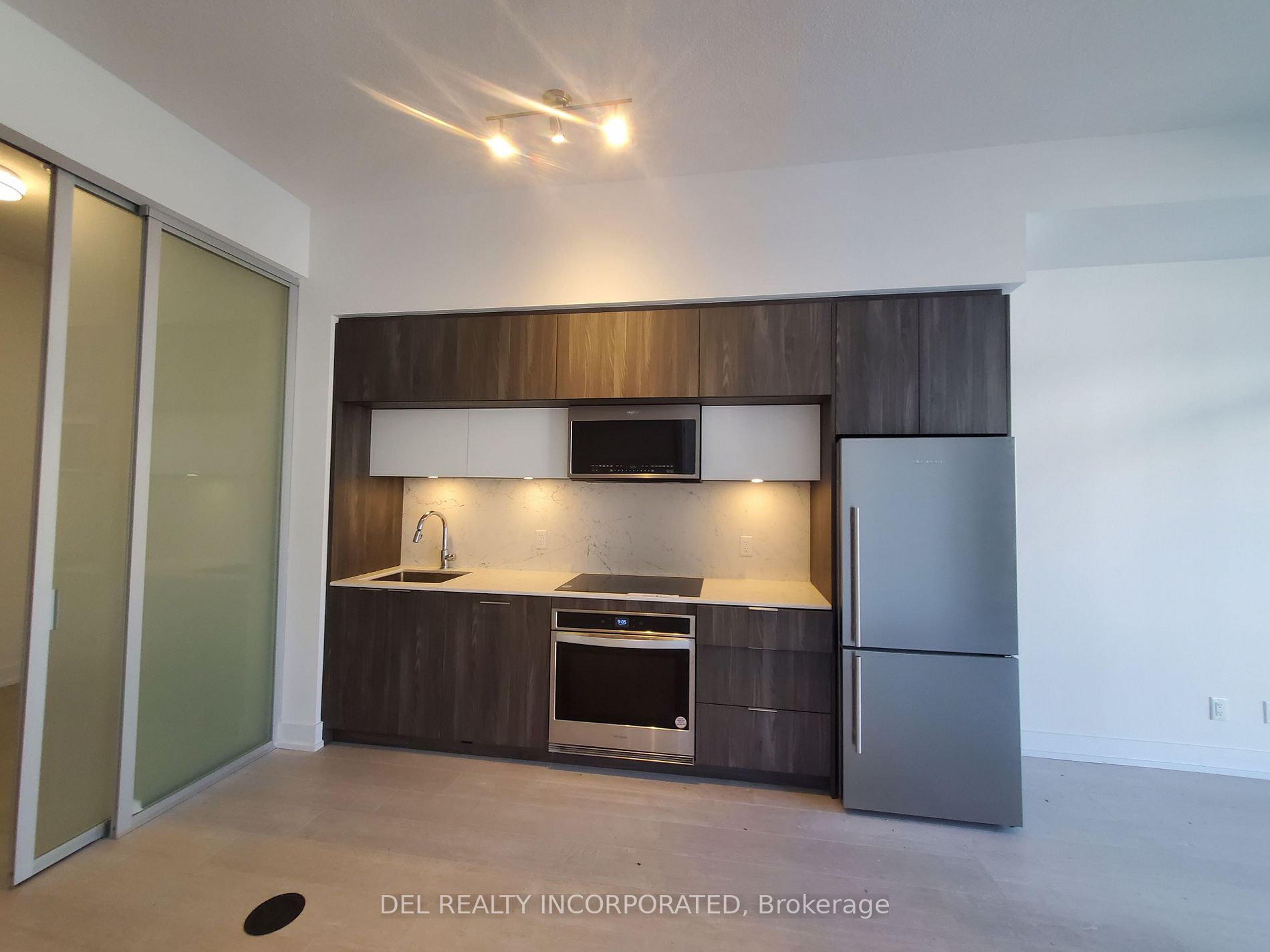 25 Adra Grado Way W, #552