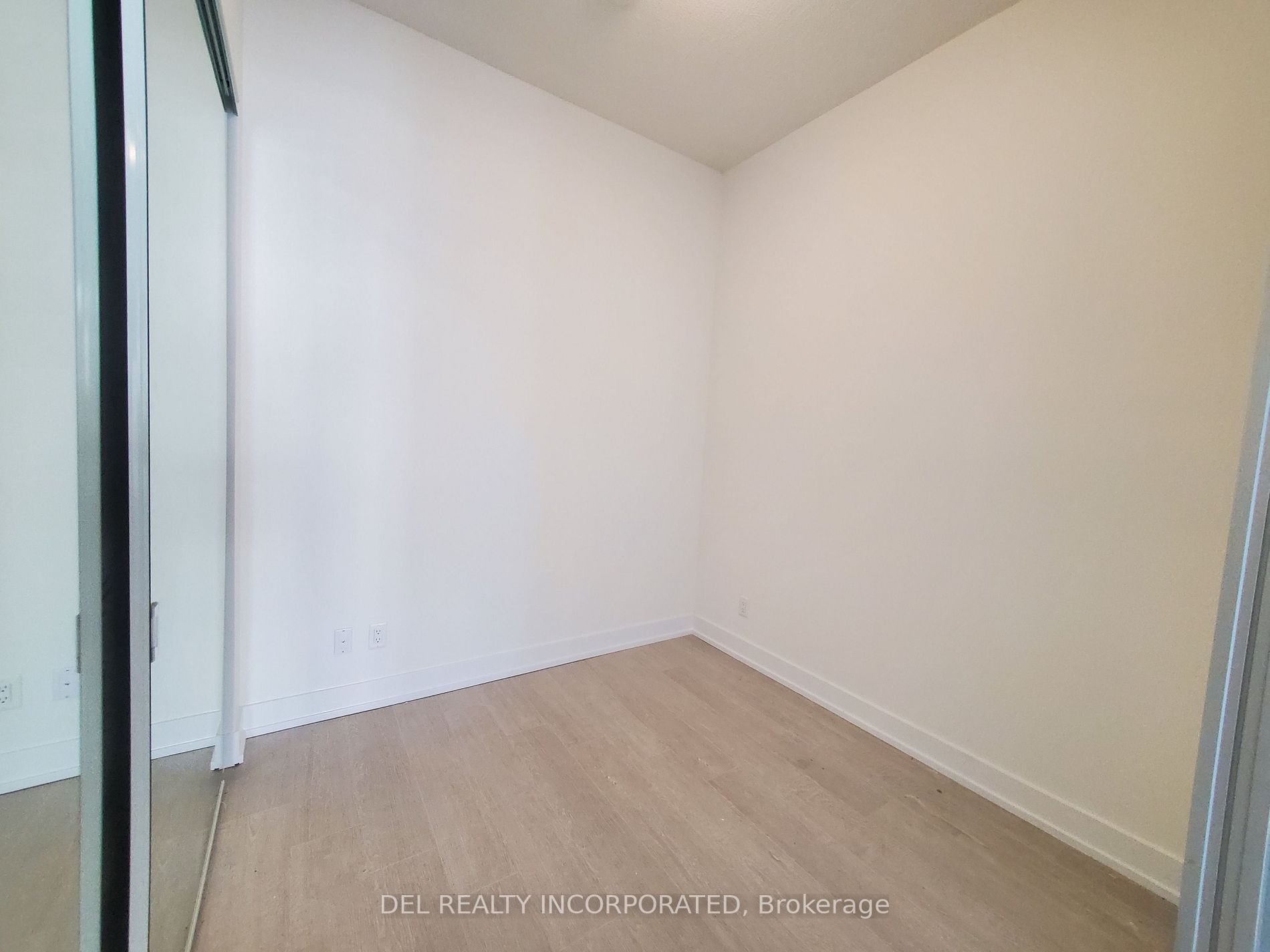 25 Adra Grado Way W, #552