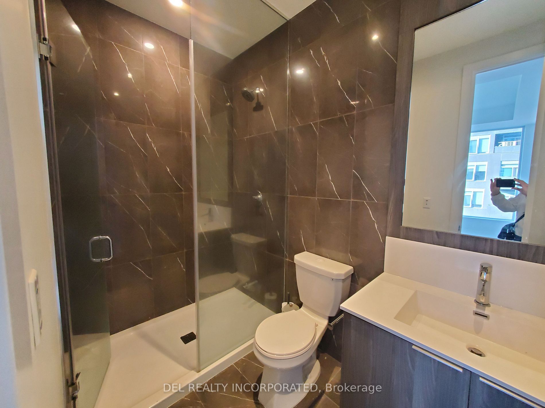 25 Adra Grado Way W, #552