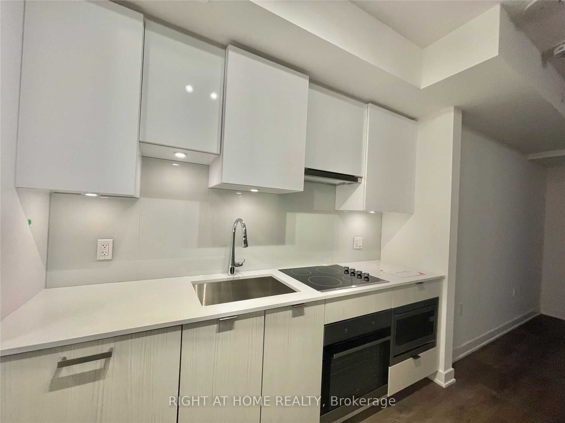 195 Redpath Ave, #3116