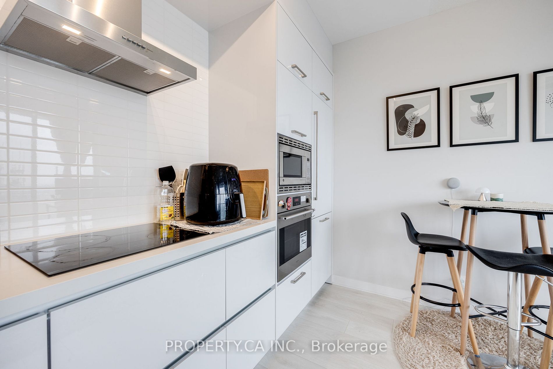 2221 Yonge St, #5207