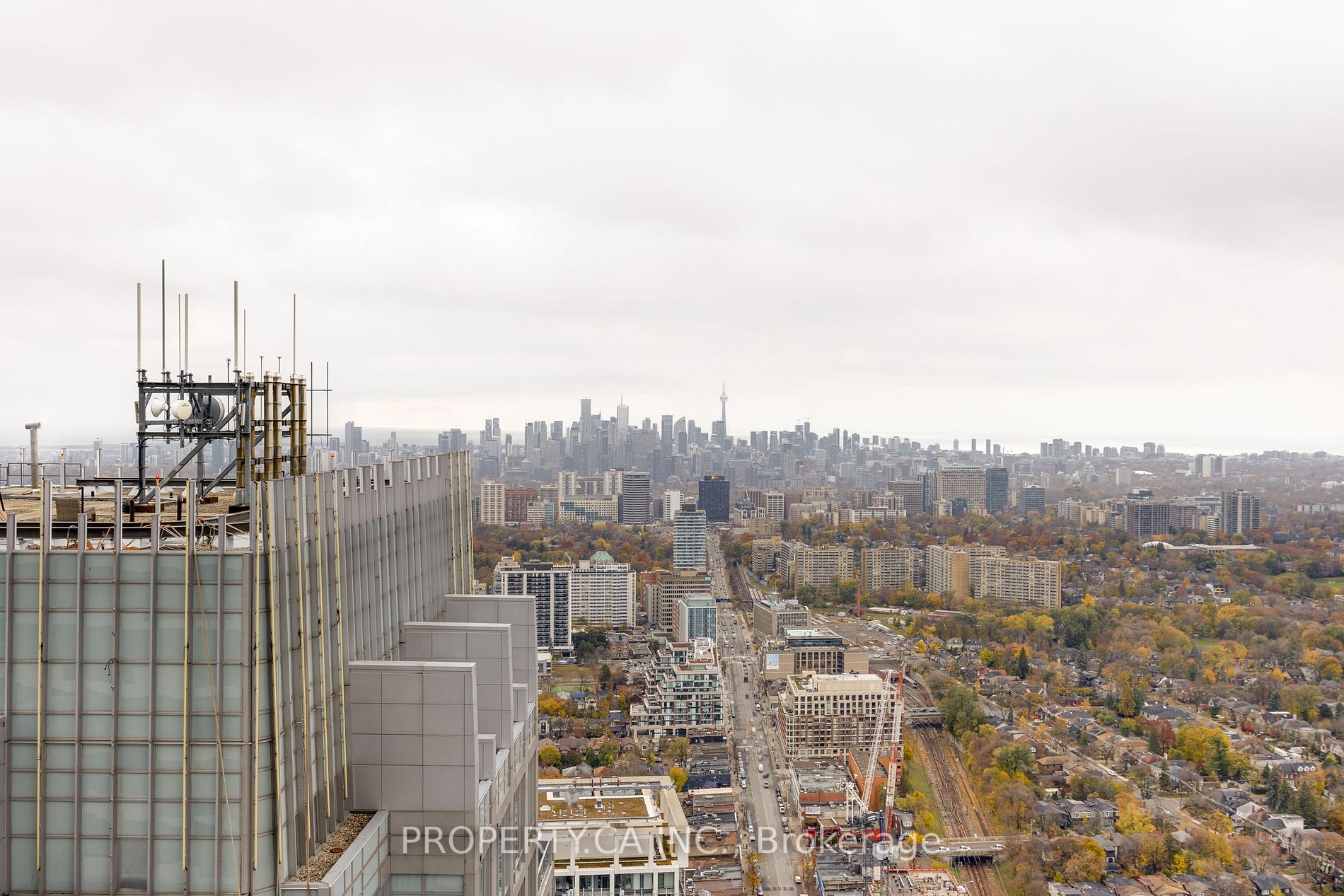 2221 Yonge St, #5207
