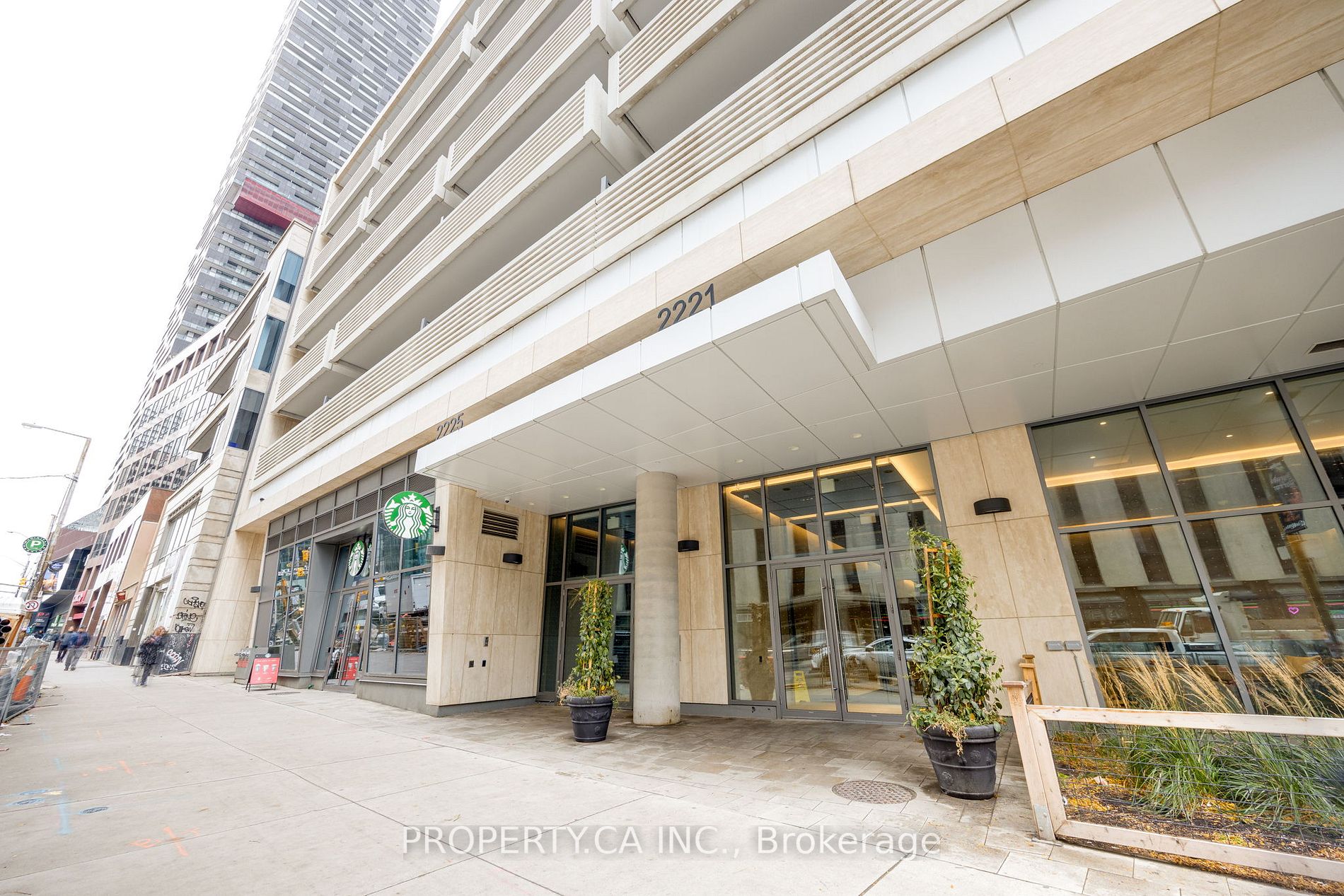 2221 Yonge St, #5207
