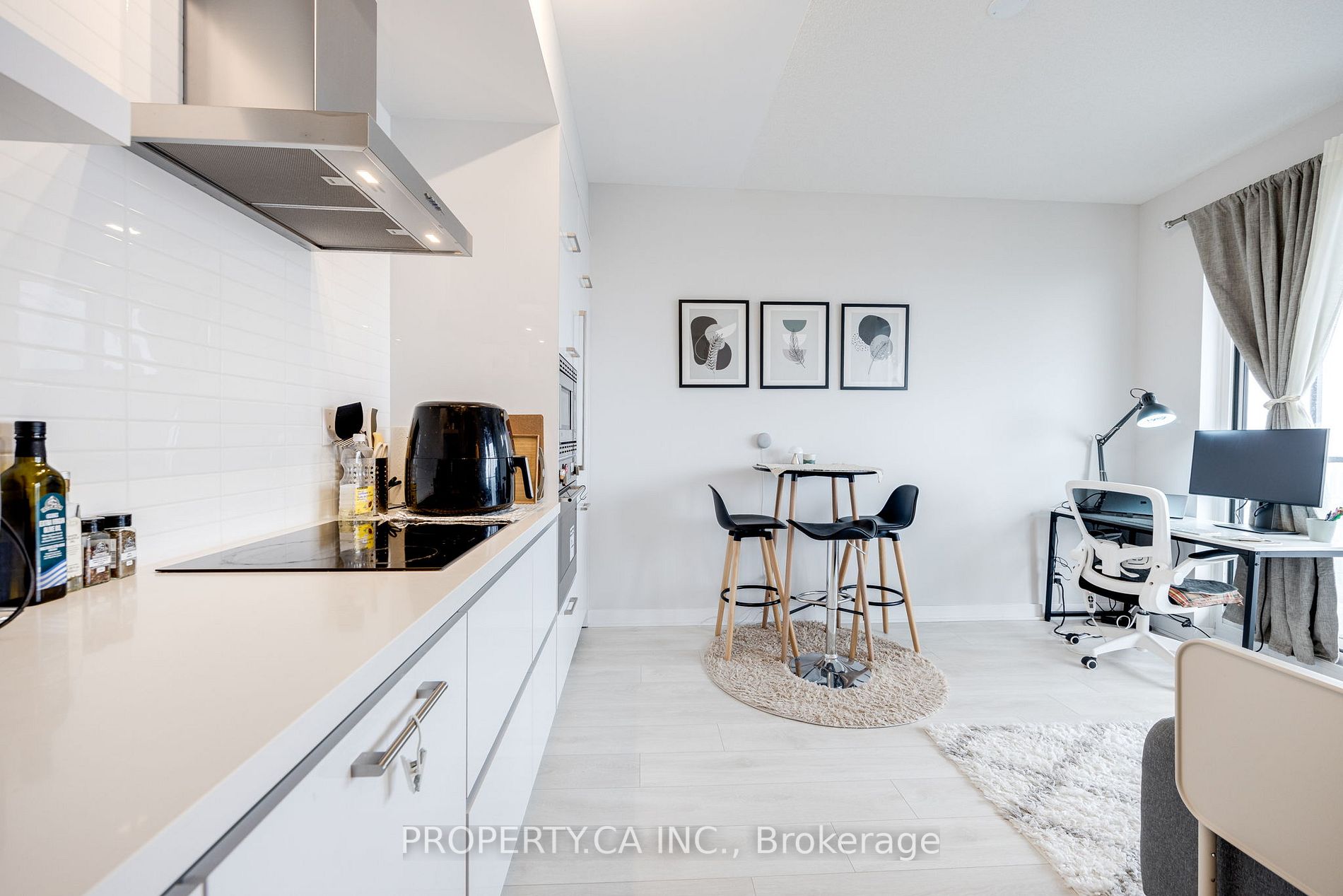 2221 Yonge St, #5207