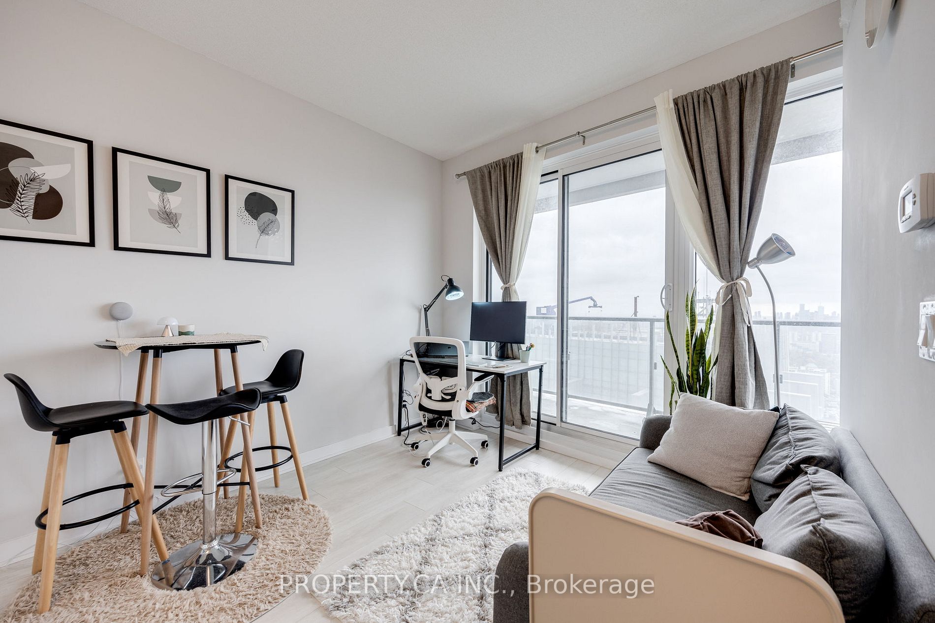 2221 Yonge St, #5207