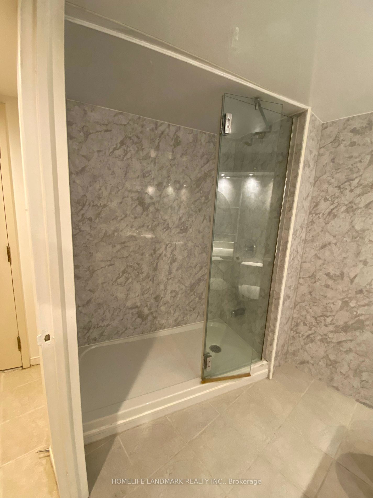 77 Harbour Sq, #607