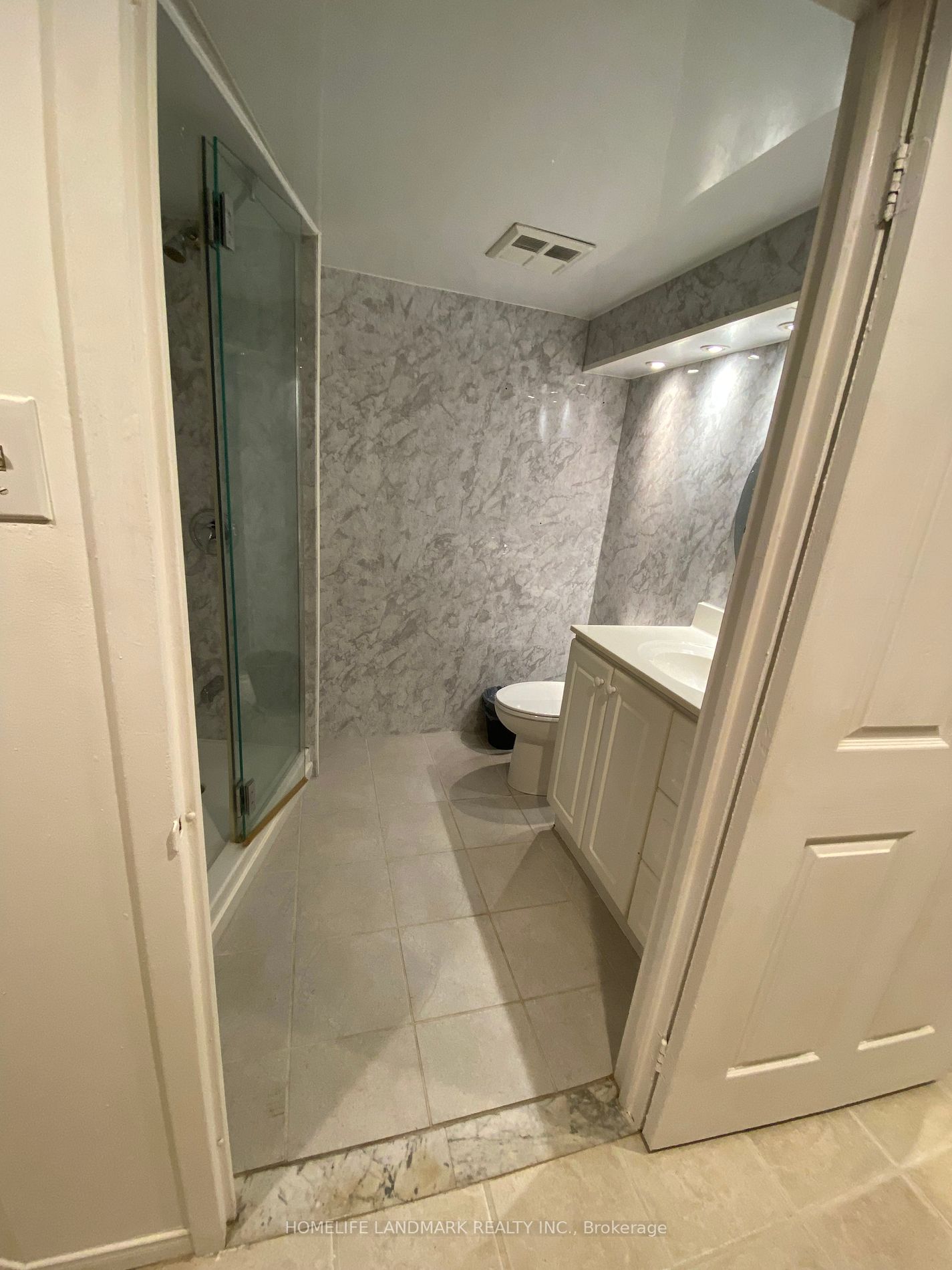 77 Harbour Sq, #607