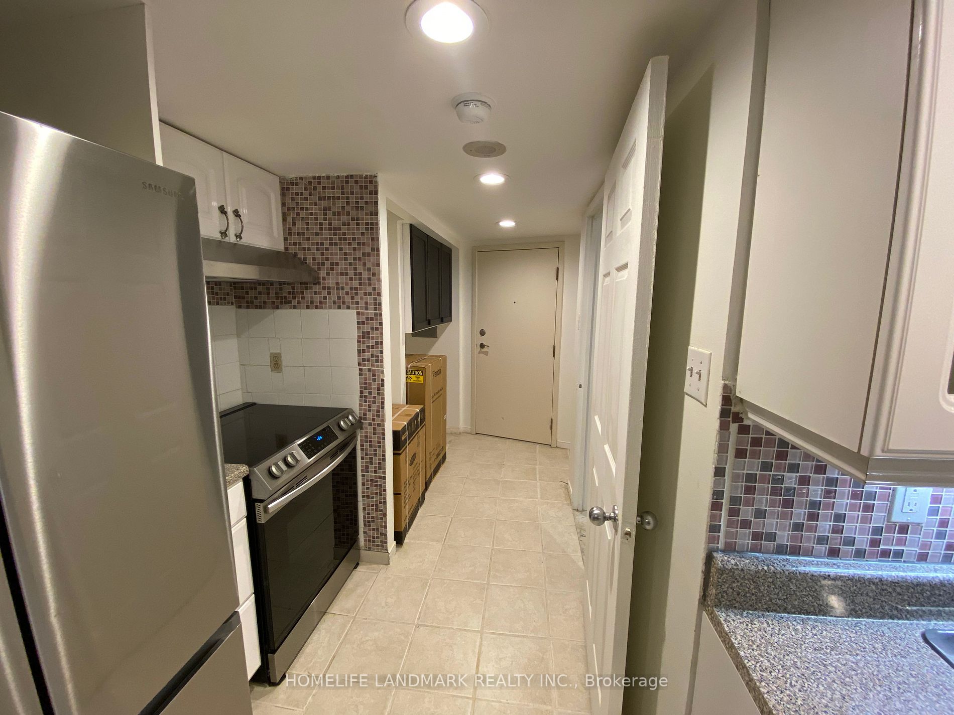 77 Harbour Sq, #607