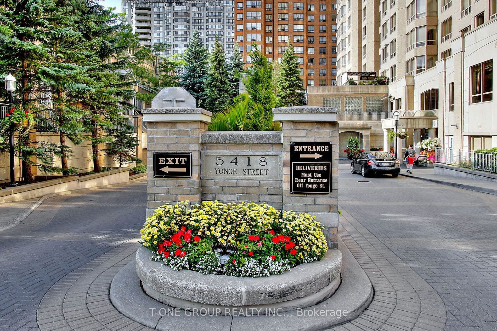 5418 Yonge St, #511