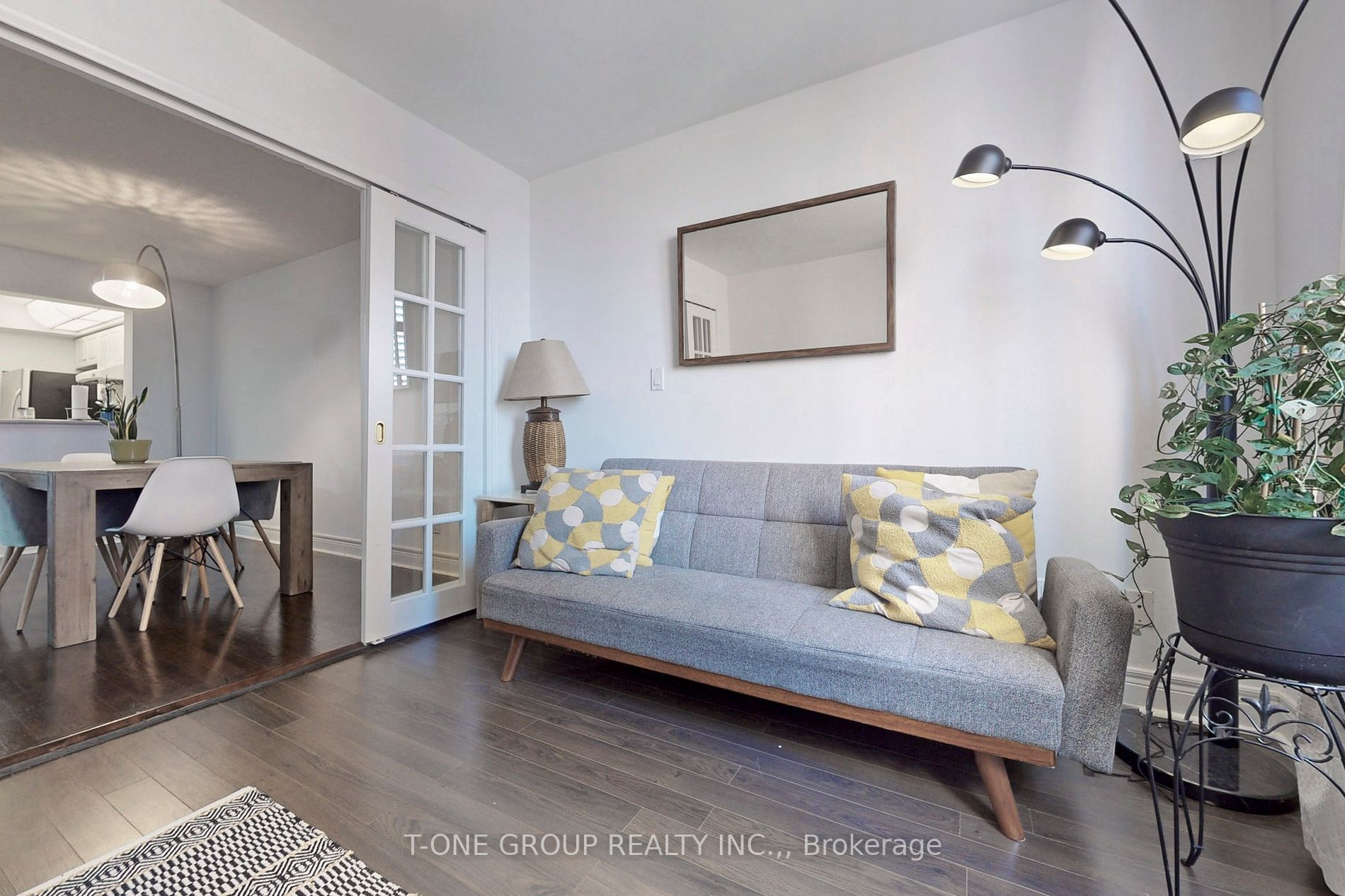 5418 Yonge St, #511